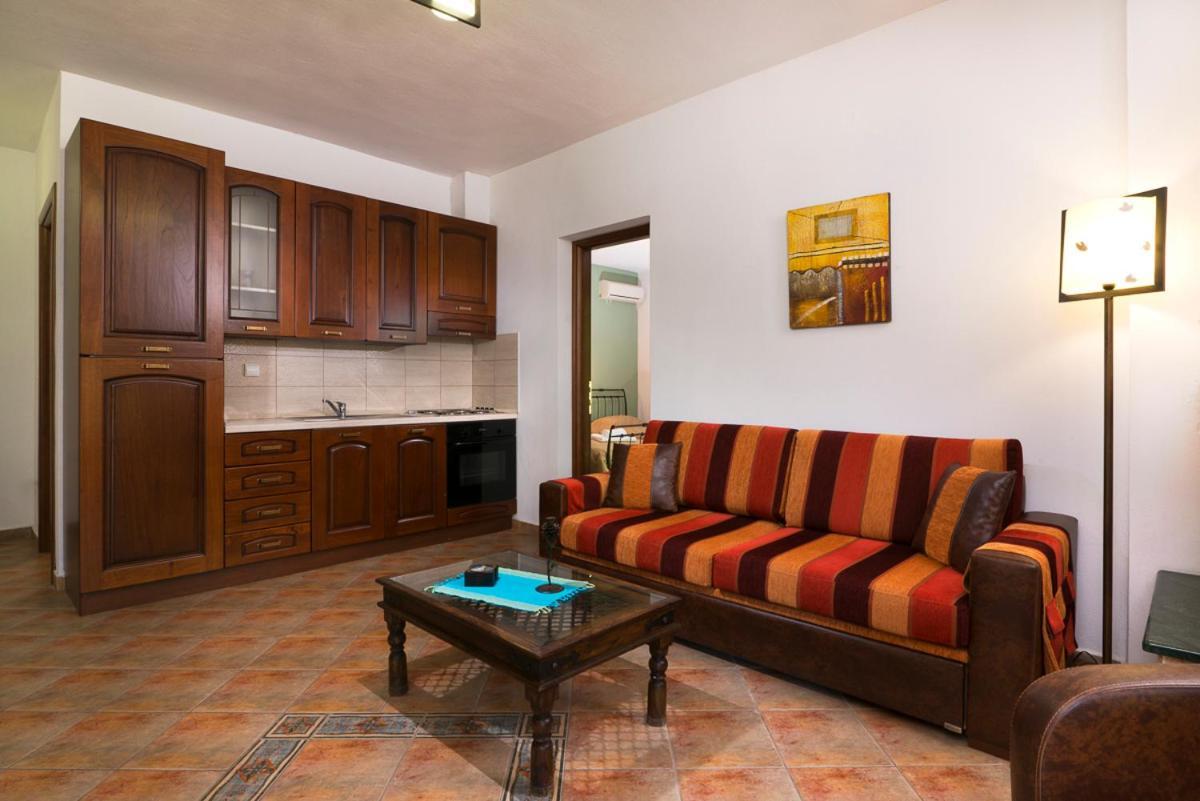 Menir Luxury Apartments Прінос Екстер'єр фото